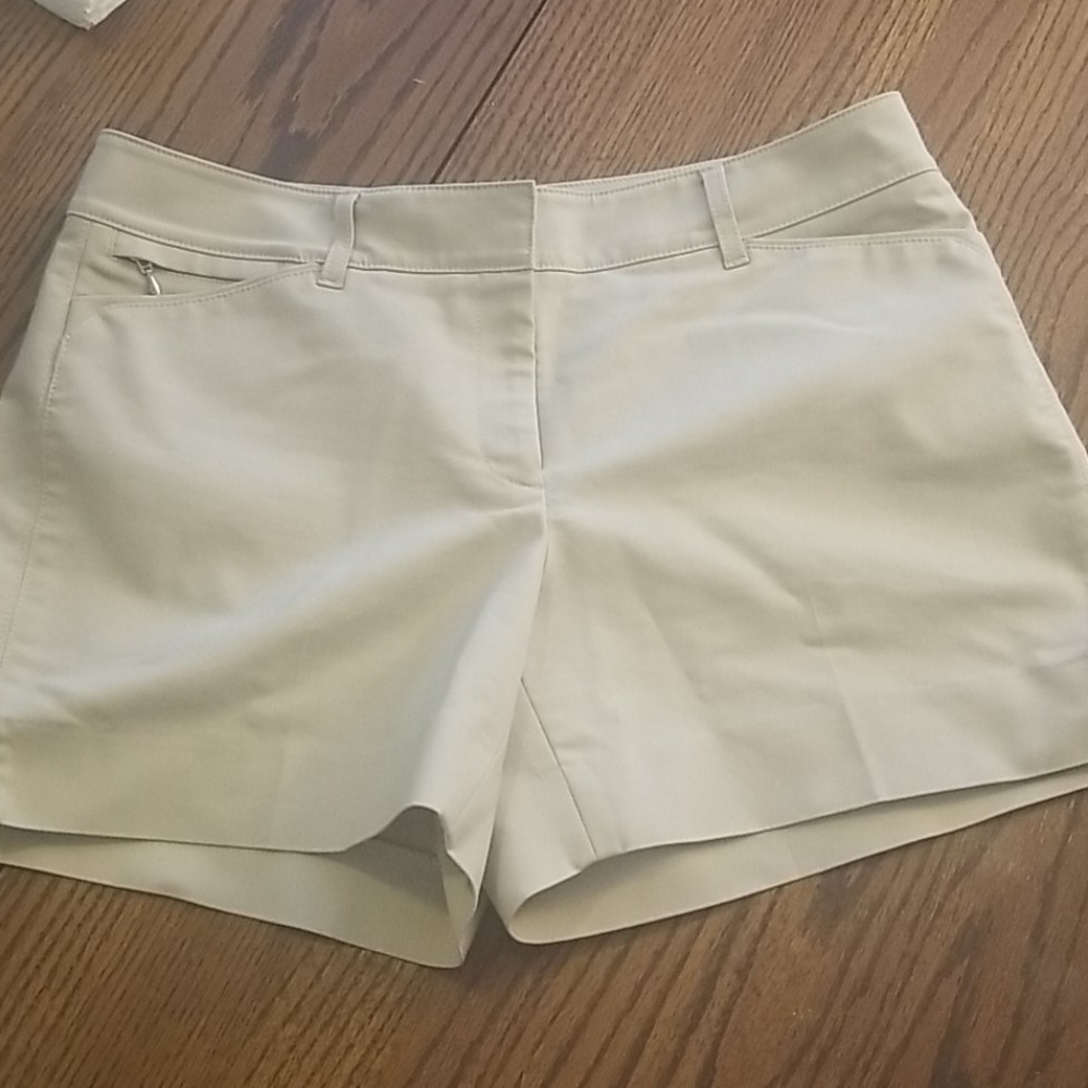 White House Black Market Cream Women's Dress Shorts